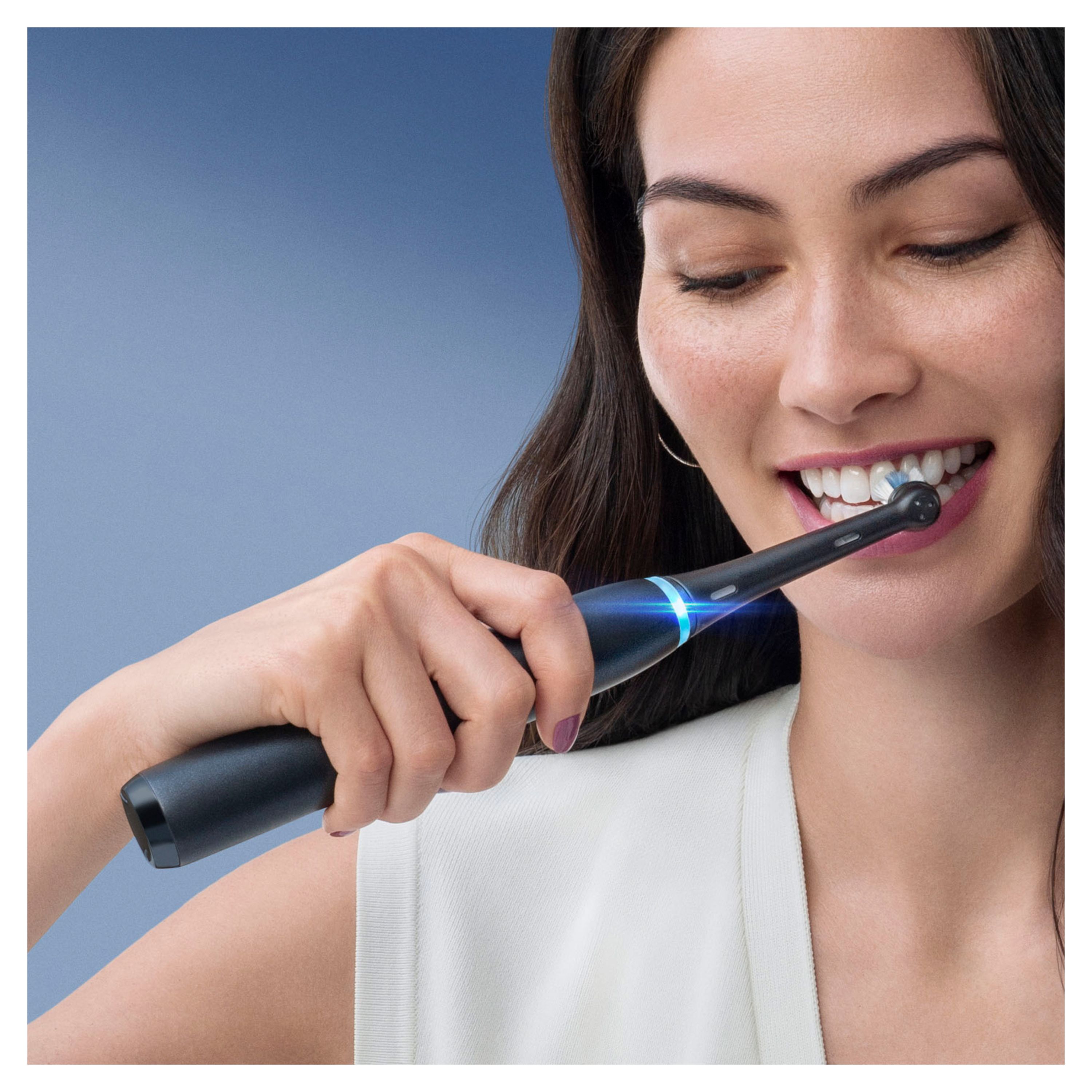 Oral B Elektrische Zahnbürste iO Series 8 2 Handstück Reiseetui