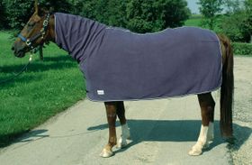 AMKA Fleecedecke mit Halsteil
