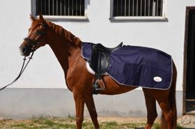 AMKA Regenausreitdecke