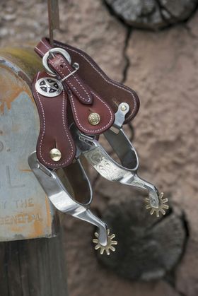 Western Sporenriemen aus Leder Westernsporenriemen mit Verzierung