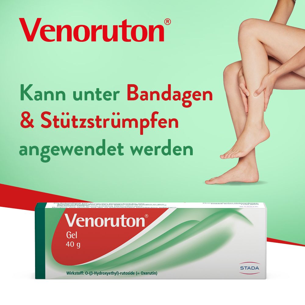 Venoruton® Gel-Packung. Frau hält Bein. Text: Kann unter Bandagen & Stützstrümpfen angewendet werden.