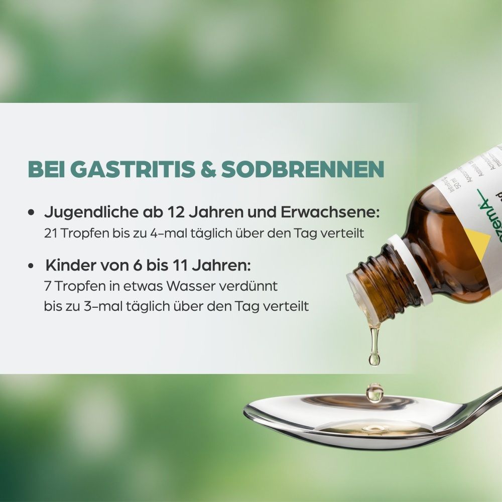 Tropfen werden aus einem Fläschchen auf einen Löffel getropft, Dosierungsanleitung.