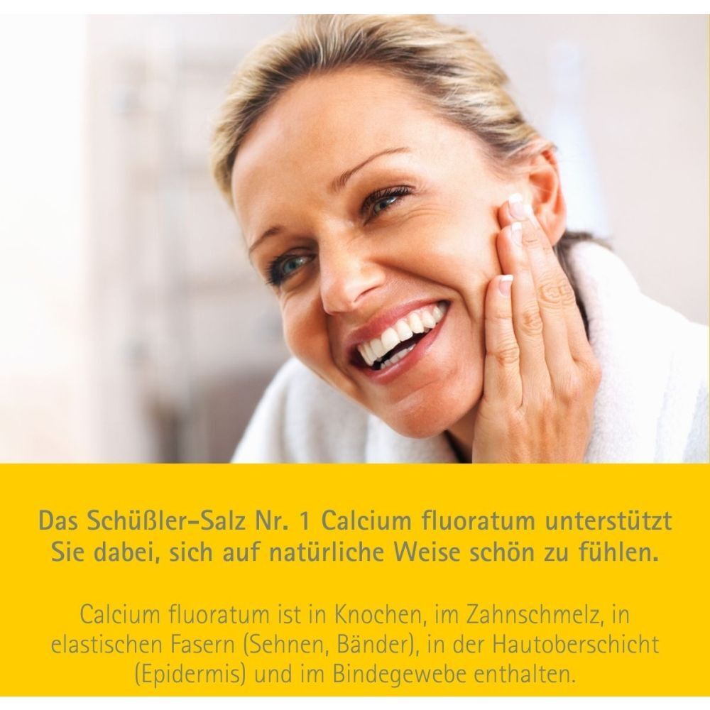 Frau berührt ihr Gesicht. Text: Das Schüßler-Salz Nr. 1 Calcium fluoratum unterstützt Sie dabei, sich auf natürliche Weise schön zu fühlen.