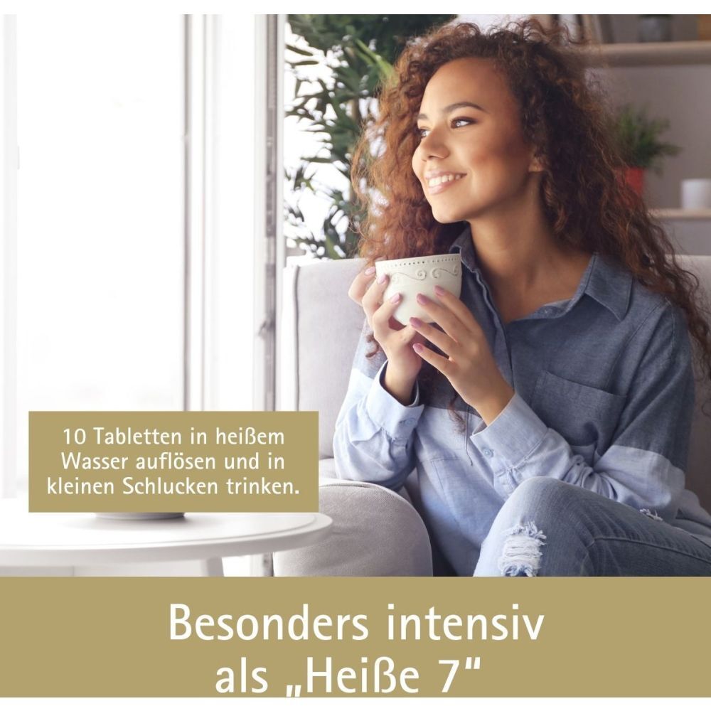 Frau hält eine Tasse. Text: 10 Tabletten in heißem Wasser auflösen und in kleinen Schlucken trinken. Besonders intensiv als „Heiße 7“.