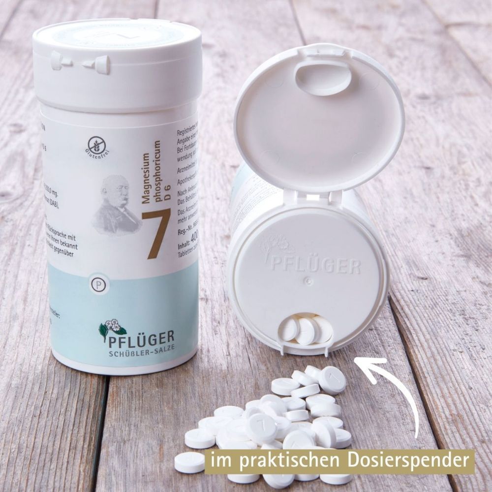 Geöffnete Tabletten-Dose mit Tabletten. Praktischer Dosierspender. Pflüger-Logo. Tabletten sind weiß.
