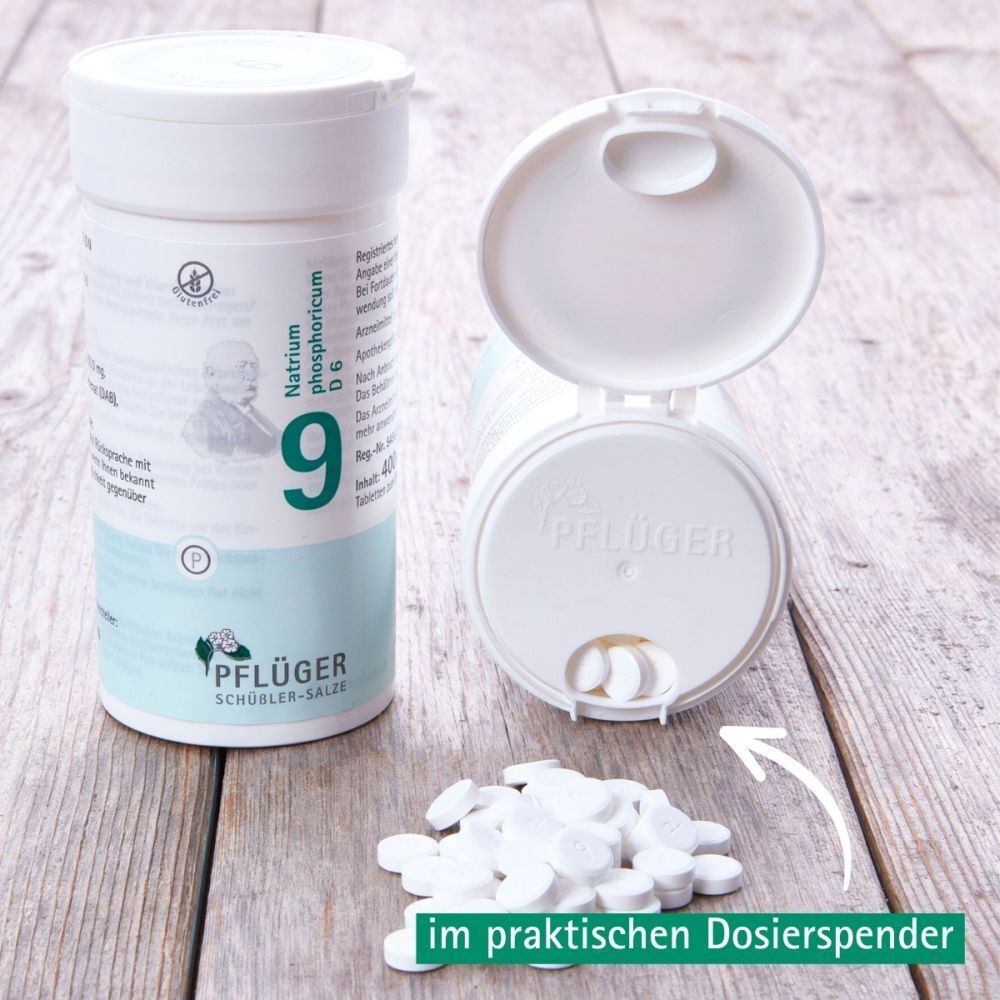 Weiße Tabletten aus einer Dose. Dose geöffnet. Text: im praktischen Dosierspender.