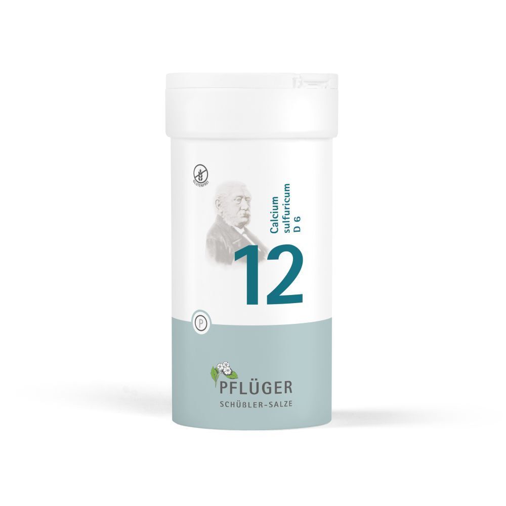 Weiße Tabletten-Dose mit grünem und blauem Etikett. Aufschrift: 12, Calcium sulfuricum D6. Pflüger-Logo.