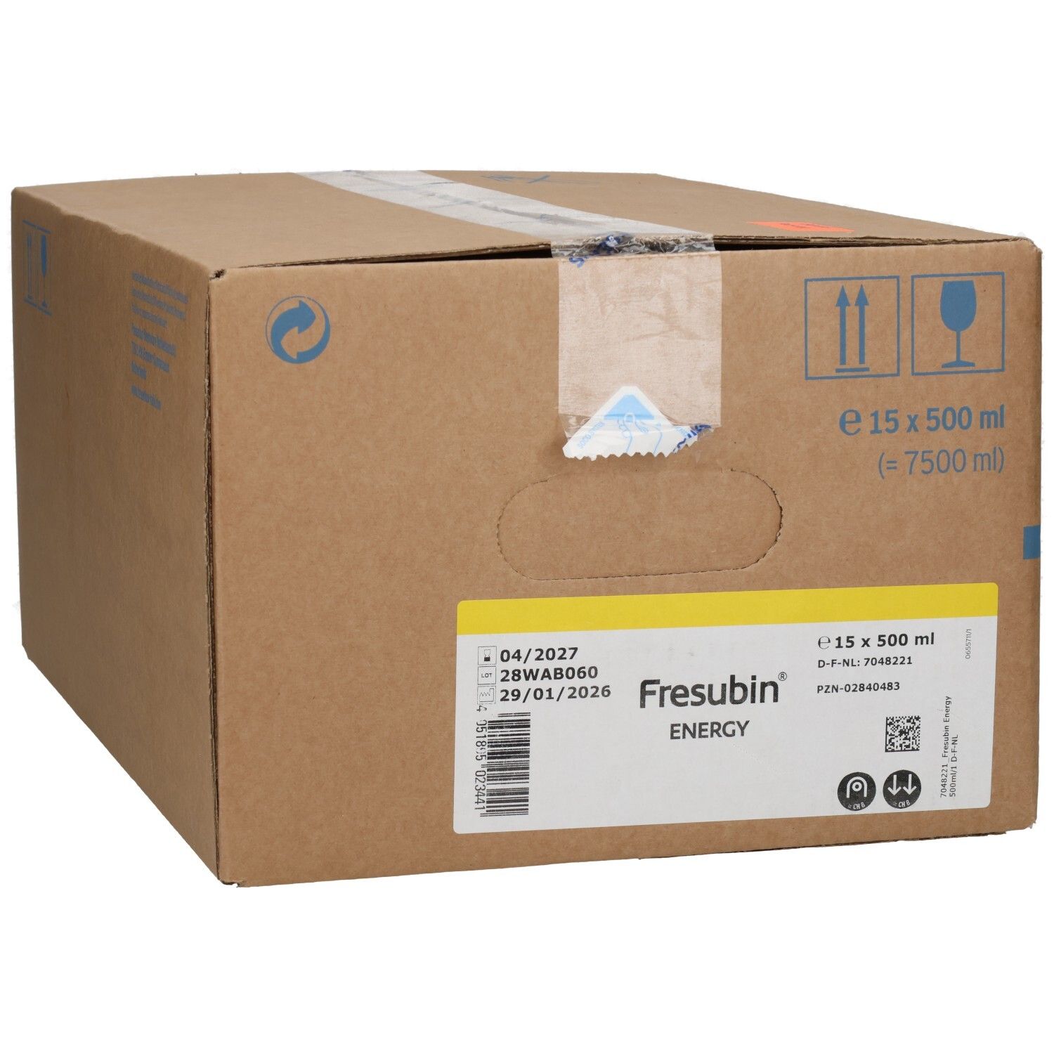 Kartonverpackung mit 15 x 500 ml Fresubin Energy Flaschen, Vorderansicht mit Etikett.