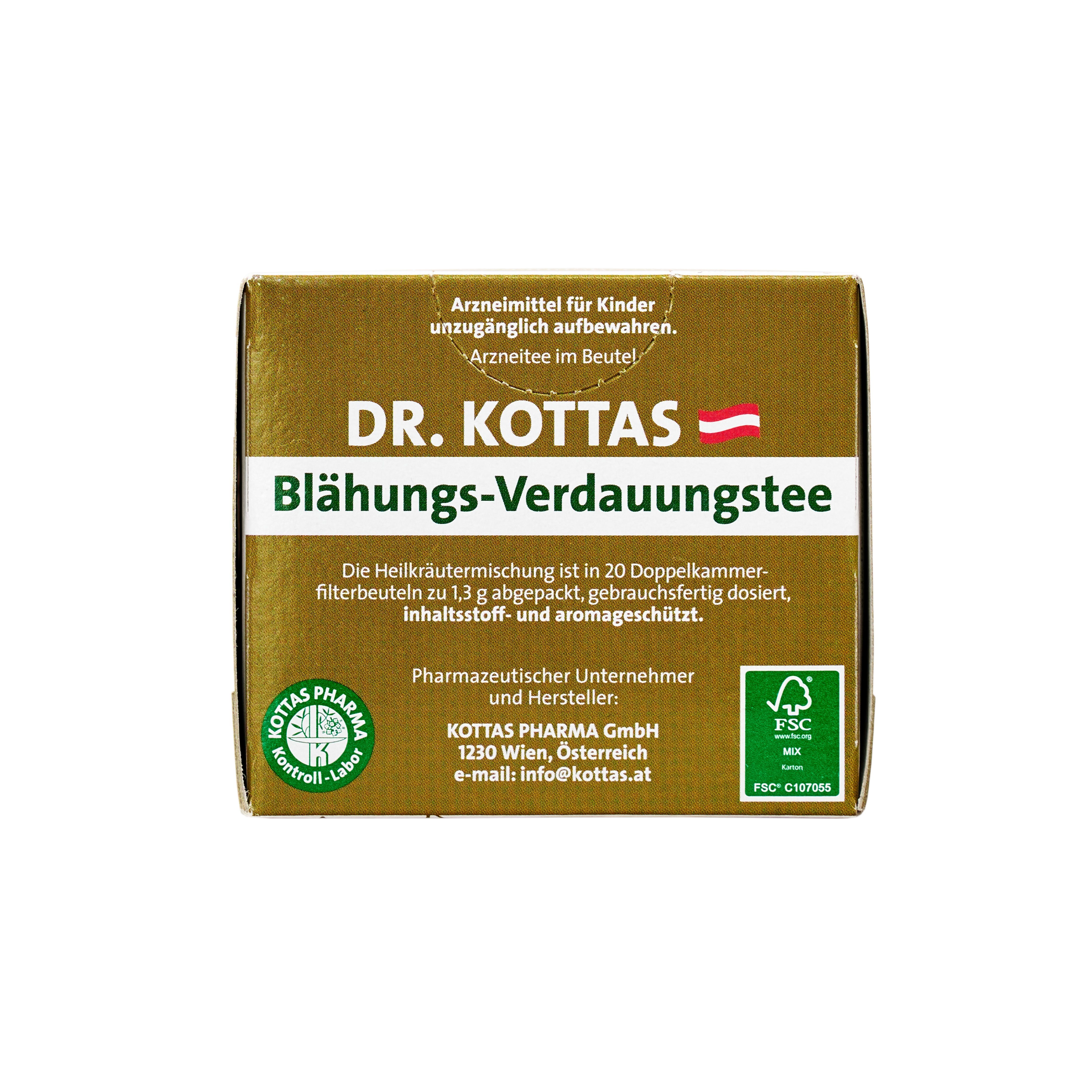 Zubereitung von Dr. Kottas Kräutertee: Wasser aufgießen und 10 Minuten ziehen lassen.