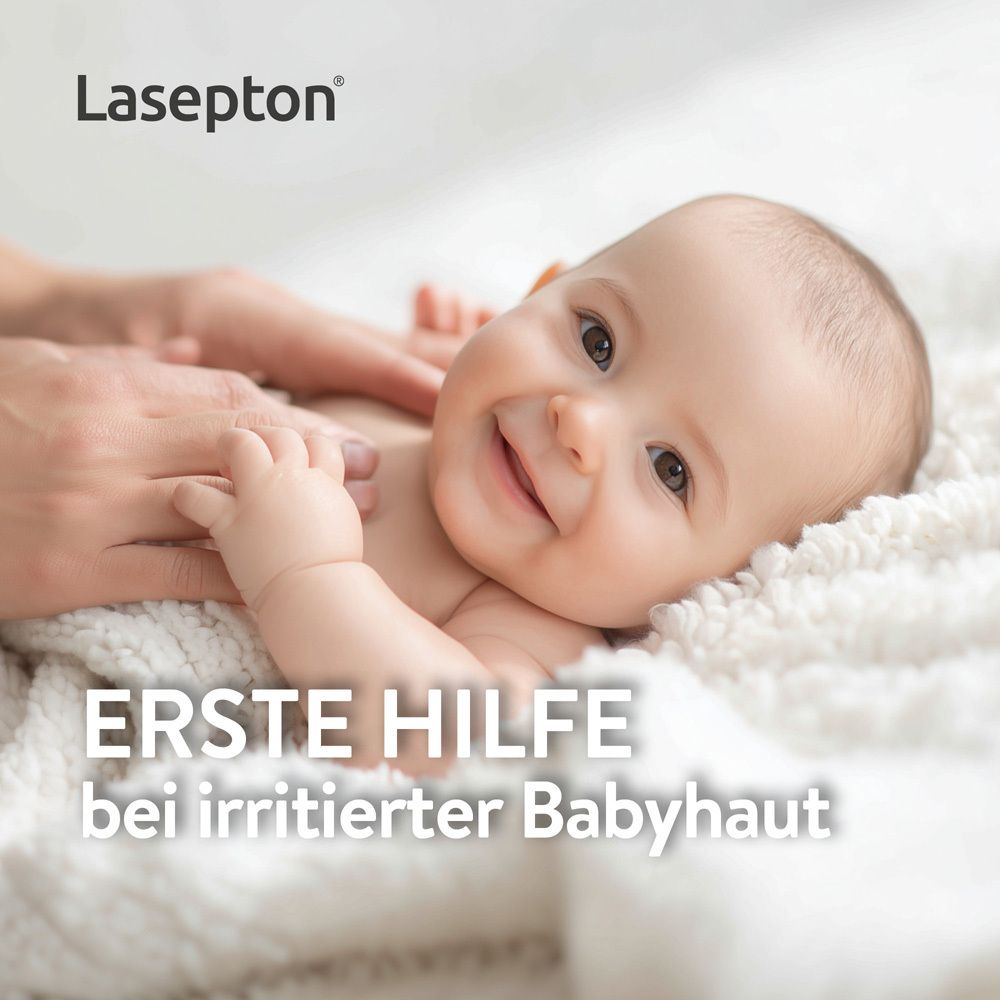 Baby auf einer Decke. Text: Erste Hilfe bei irritierter Babyhaut.