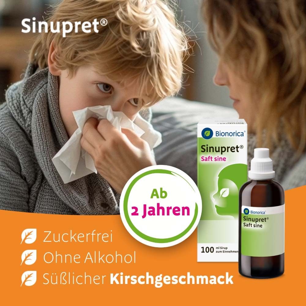 Kind mit Taschentuch. Sinupret® Saft sine und Text: Ab 2 Jahren. Zuckerfrei, ohne Alkohol, süßlicher Kirschgeschmack.