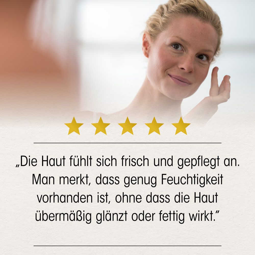 Frau mit Haut. Zitat: Die Haut fühlt sich frisch und gepflegt an. 5 Sterne.