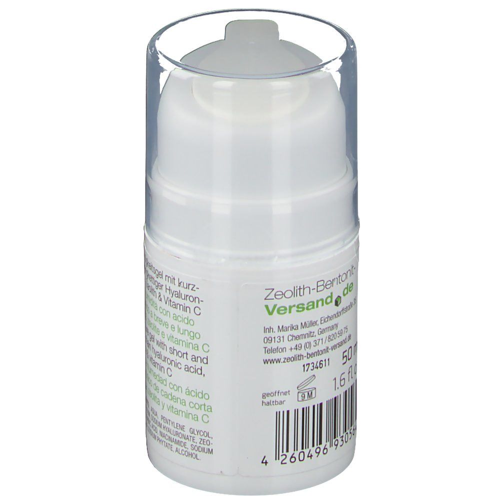 Rückseite der weißen Flasche. Beschriftung: Zeolith-Bentonit Versand. Kontaktinformationen. 50 ml. Haltbarkeitssymbol.