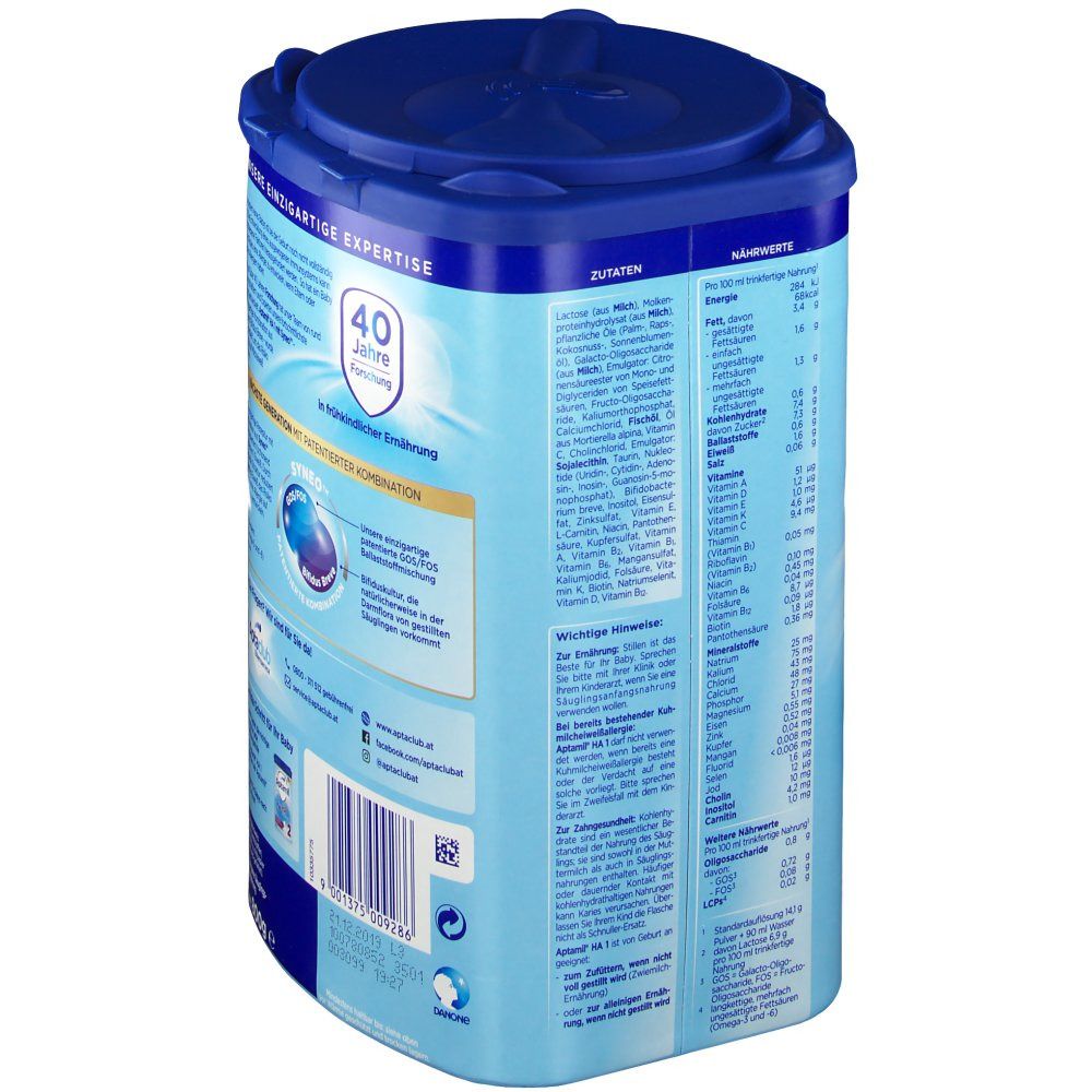 Seite der hellblauen Dose Aptamil HA 1.  Enthält Nährwertangaben und Zutatenliste.  Mit Informationen zu Energie, Fett, Kohlenhydraten, etc.
