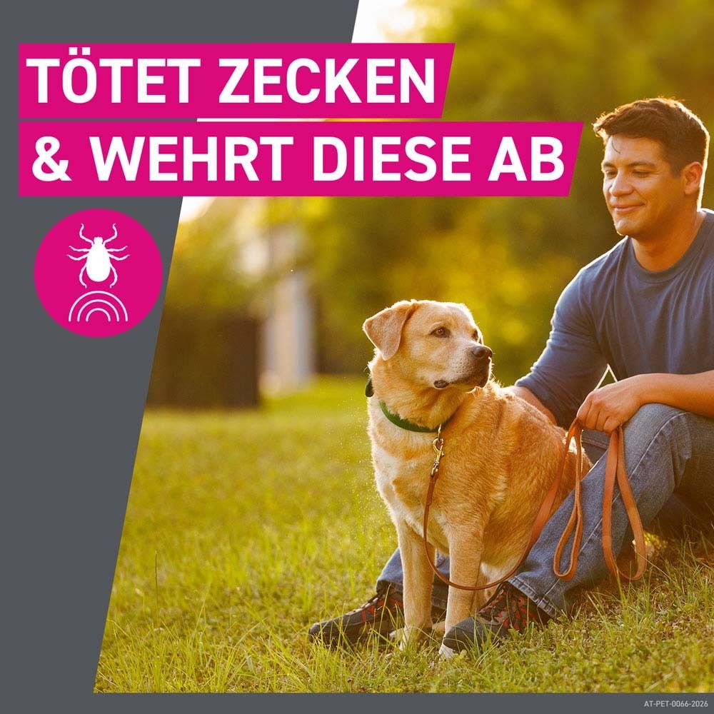 Text: Tötet Zecken & wehrt diese ab. Mann sitzt mit Hund im Gras.