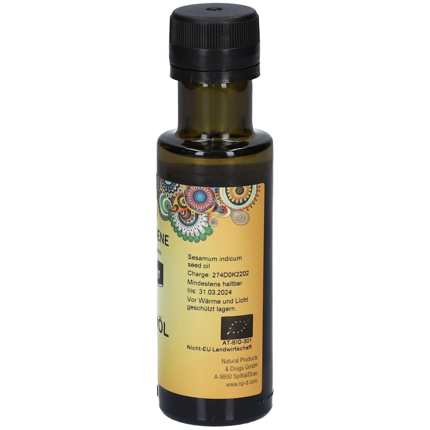 Rückseite einer grünen Glasflasche mit schwarzem Deckel. Etikett mit Informationen, AT-BIO-301 und demeter-Logo.