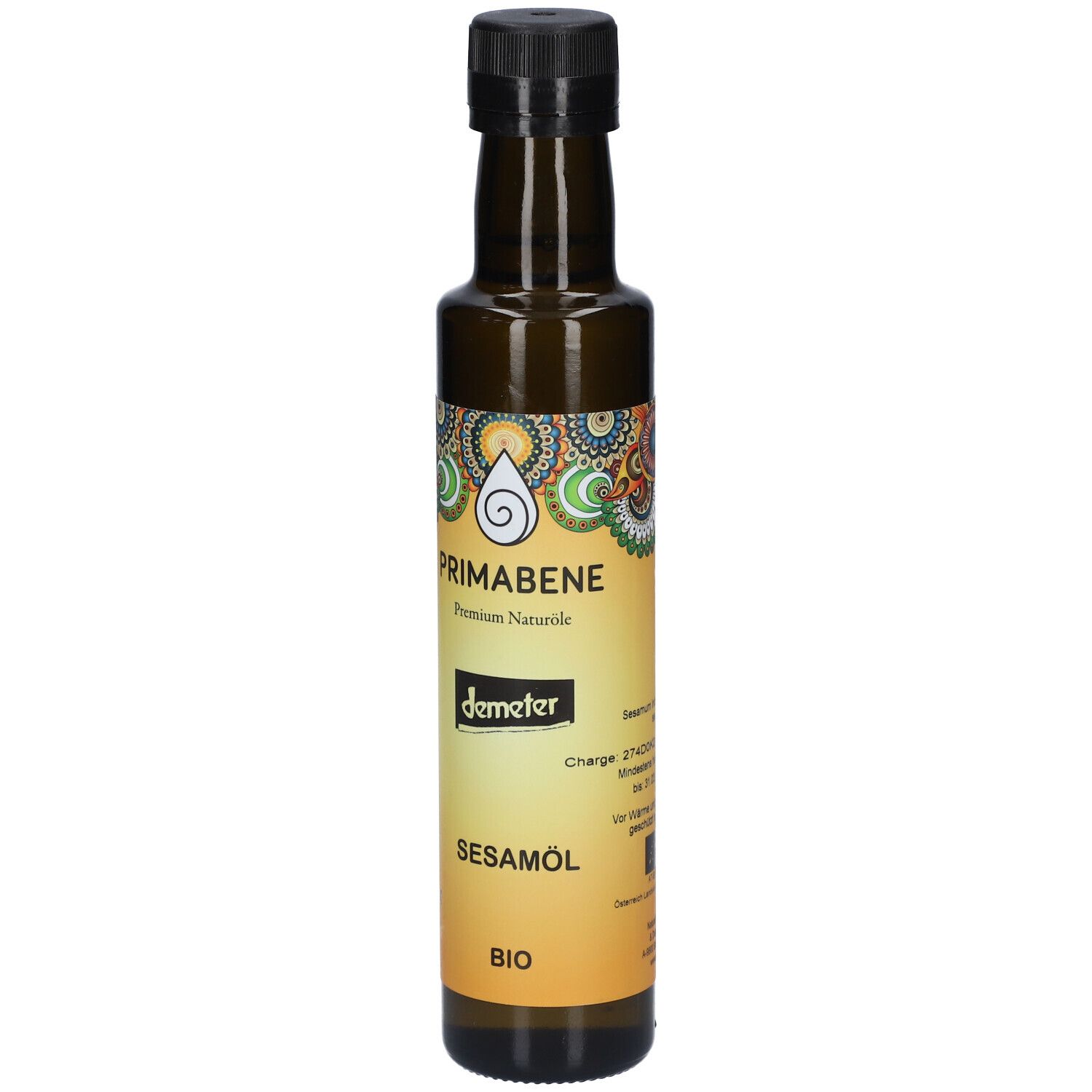 Braune Glasflasche mit schwarzem Deckel. Etikett mit "PRIMABENE Sesamöl BIO" und Demeter-Logo.