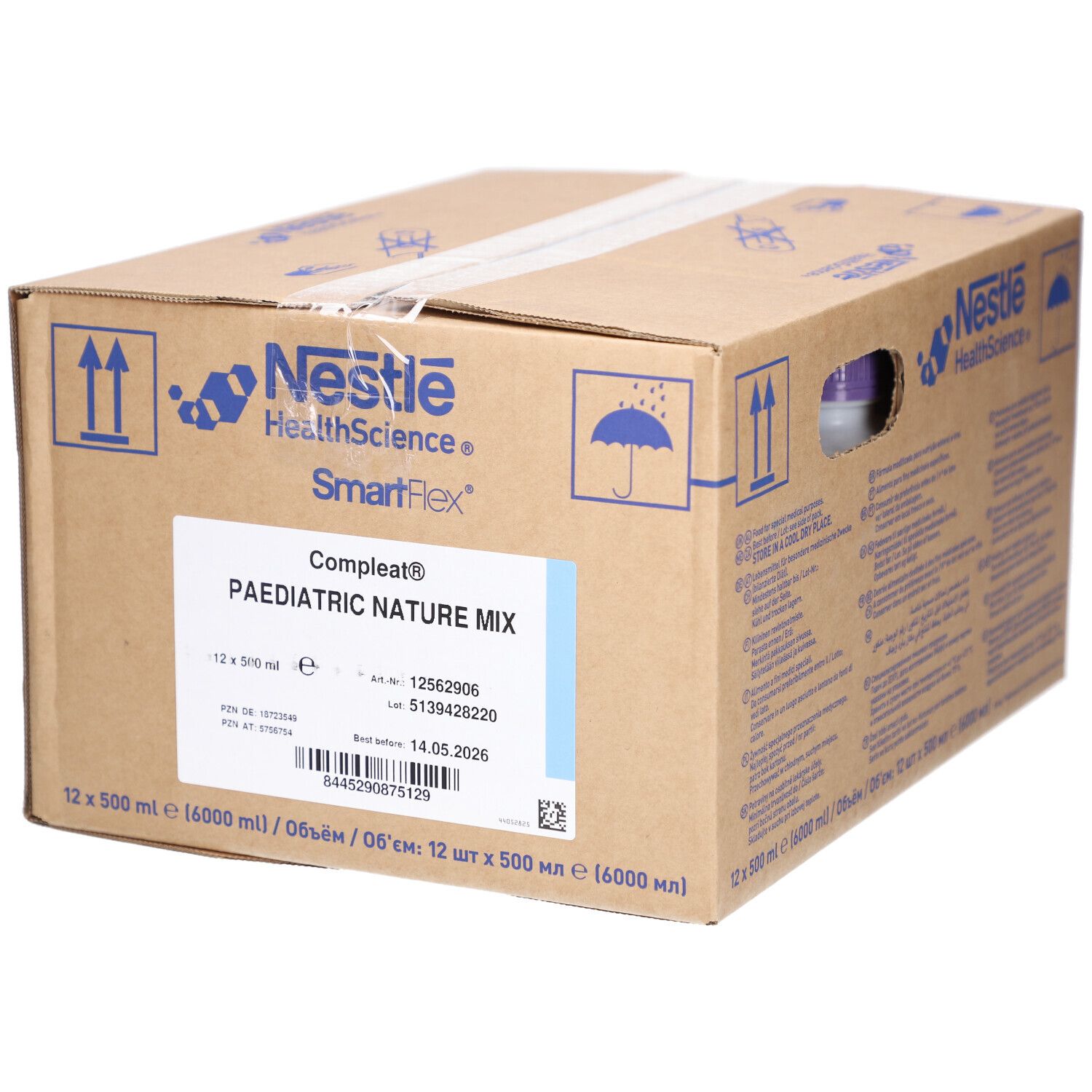 Karton mit COMPLEAT PAEDIA NAT.MIX. Aufschrift: Nestle HealthScience, SmartFlex. 12 x 500 ml. Haltbarkeit bis 14.05.2026.