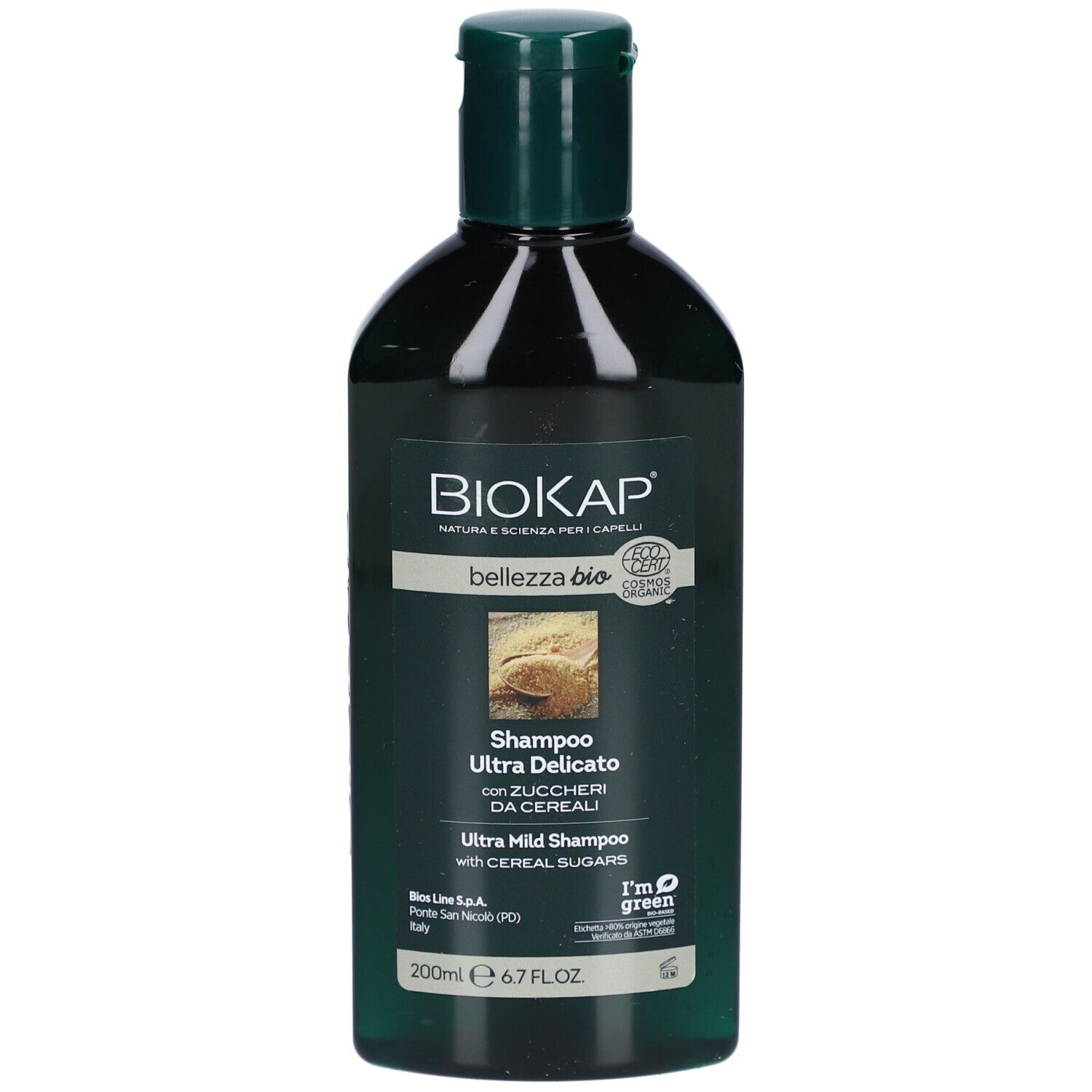 Grüne Flasche mit Shampoo. Aufschrift: BioKap Bellezza Bio Shampoo Ultra Delicato mit Getreidezuckern. Mit Bio-Siegel.