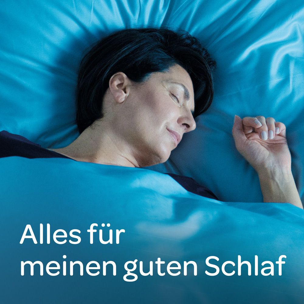 Frau schläft unter blauer Decke. Text: Alles für meinen guten Schlaf.