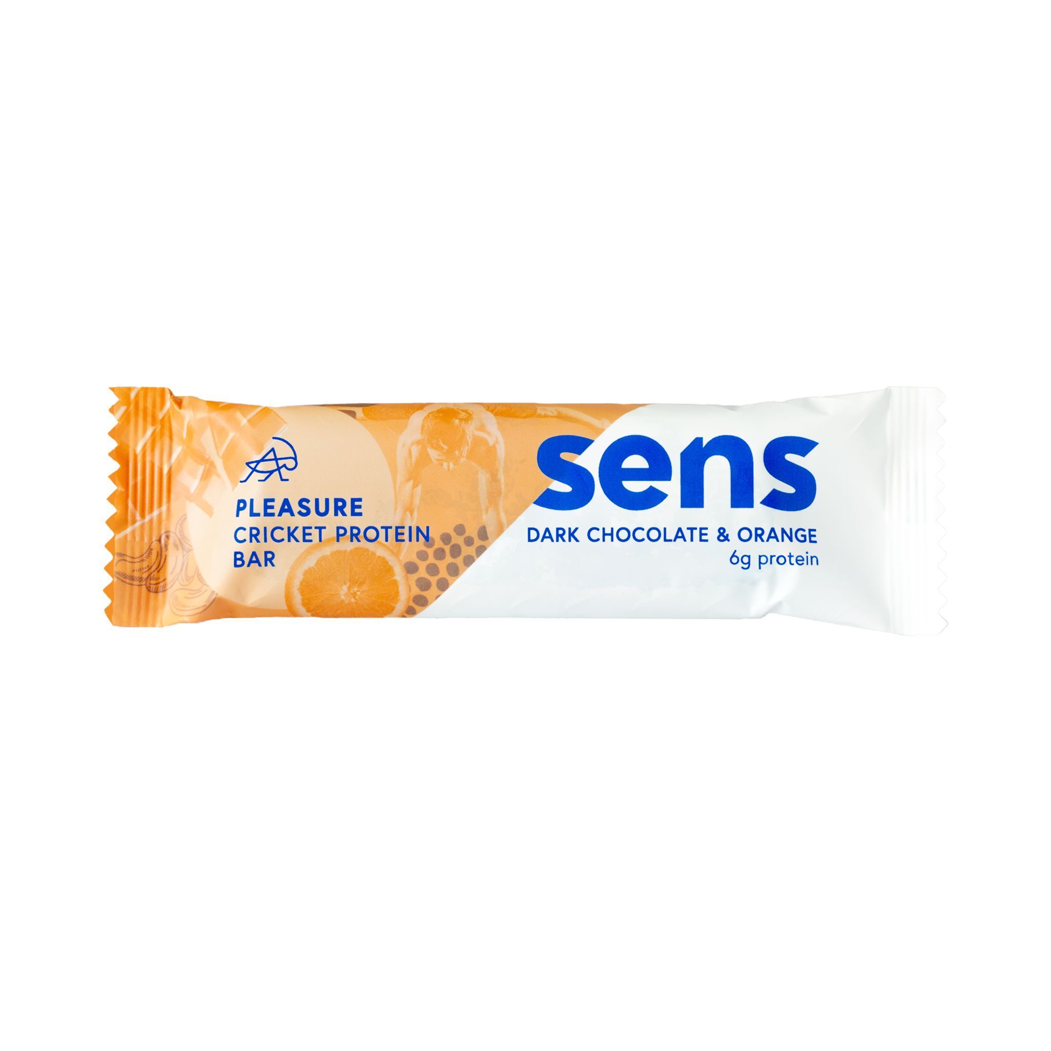 Proteinriegel in orangefarbener Verpackung. Aufschrift: Sens, Dark Chocolate & Orange, 6g Protein. Logo.