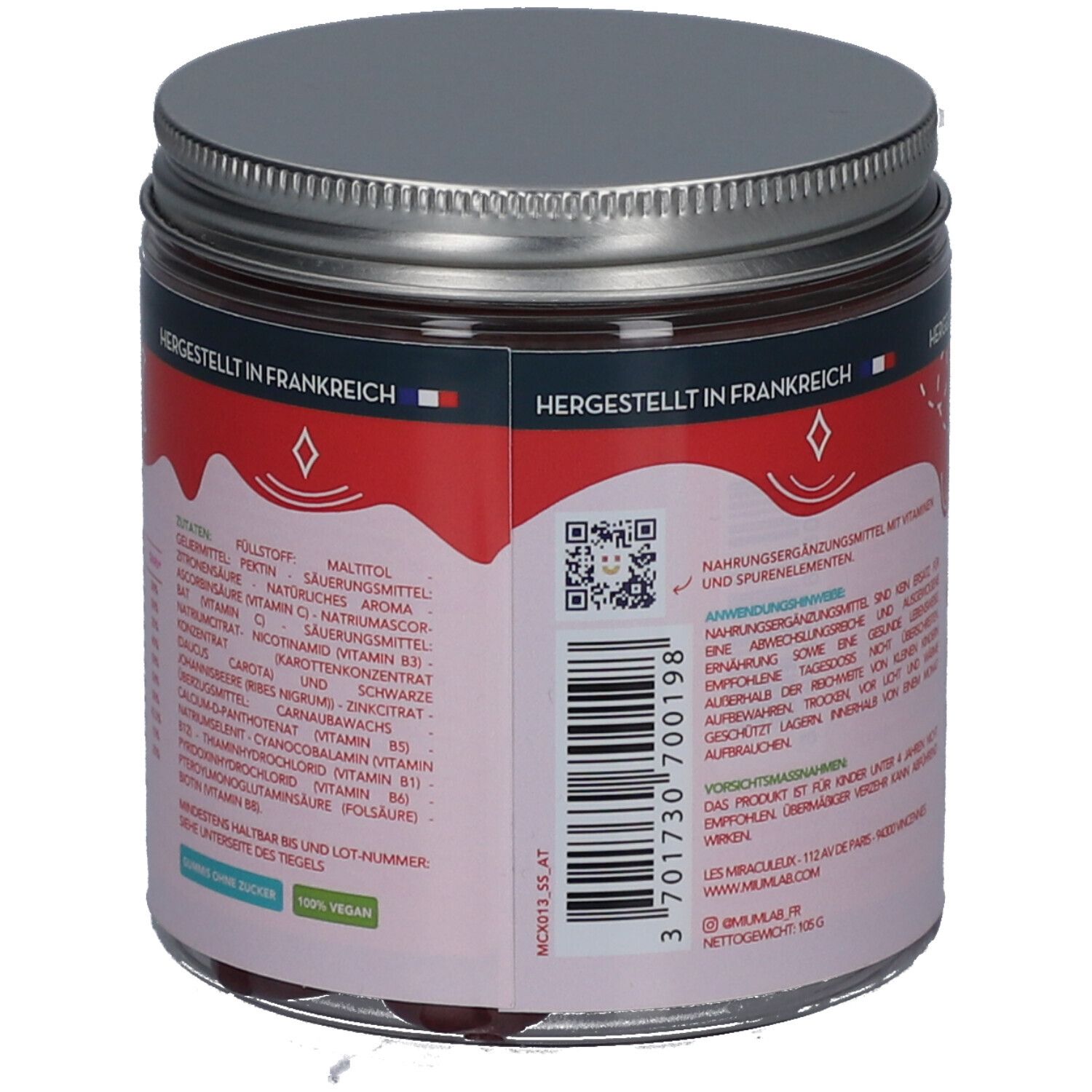 Rückseite des Glases mit MIUMLAB Kids Multivitamin. Zutatenliste, QR-Code, Herstellerinformationen, Mindesthaltbarkeitsdatum.