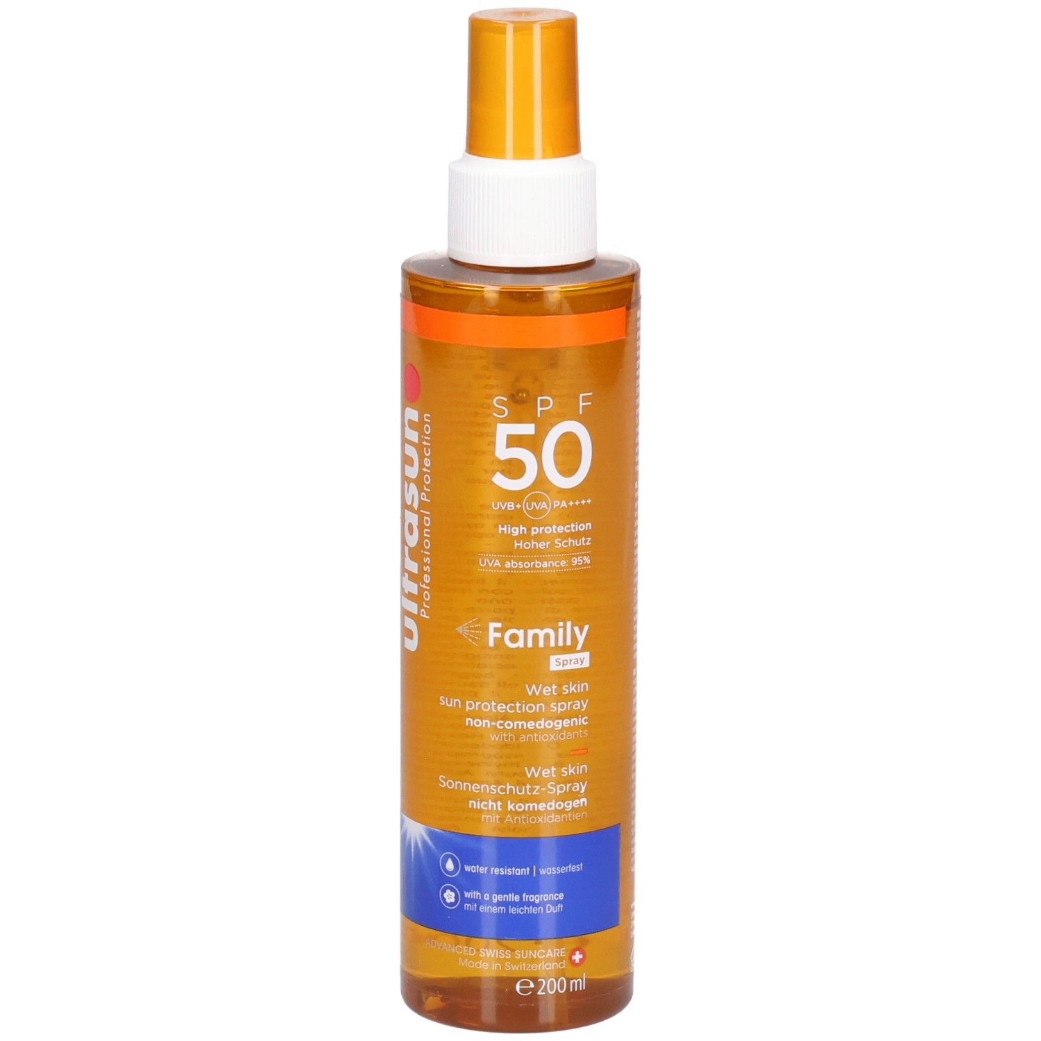 Sonnencreme-Spray mit SPF 50. Orangefarbene Flüssigkeit in einer zylindrischen Flasche mit Sprühkopf. Aufschrift: ULTRASUN, Family, Wet Skin.