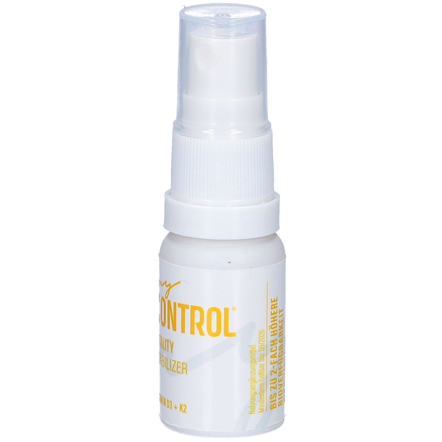 Weiße Sprühflasche mit gelbem Etikett. Aufschrift: my CONTROL, Vitality Stabilizer, Vitamin D3 + K2. Text über Bioverfügbarkeit.
