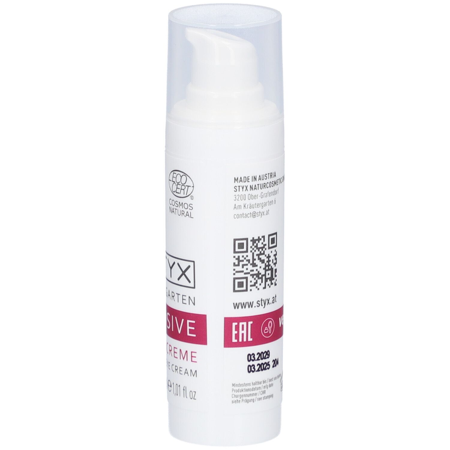 Weiße Flasche mit Pumpe. Aufdruck: STYX, QR-Code, vegan. Text: Made in Austria, Kontaktinformationen, Haltbarkeit.