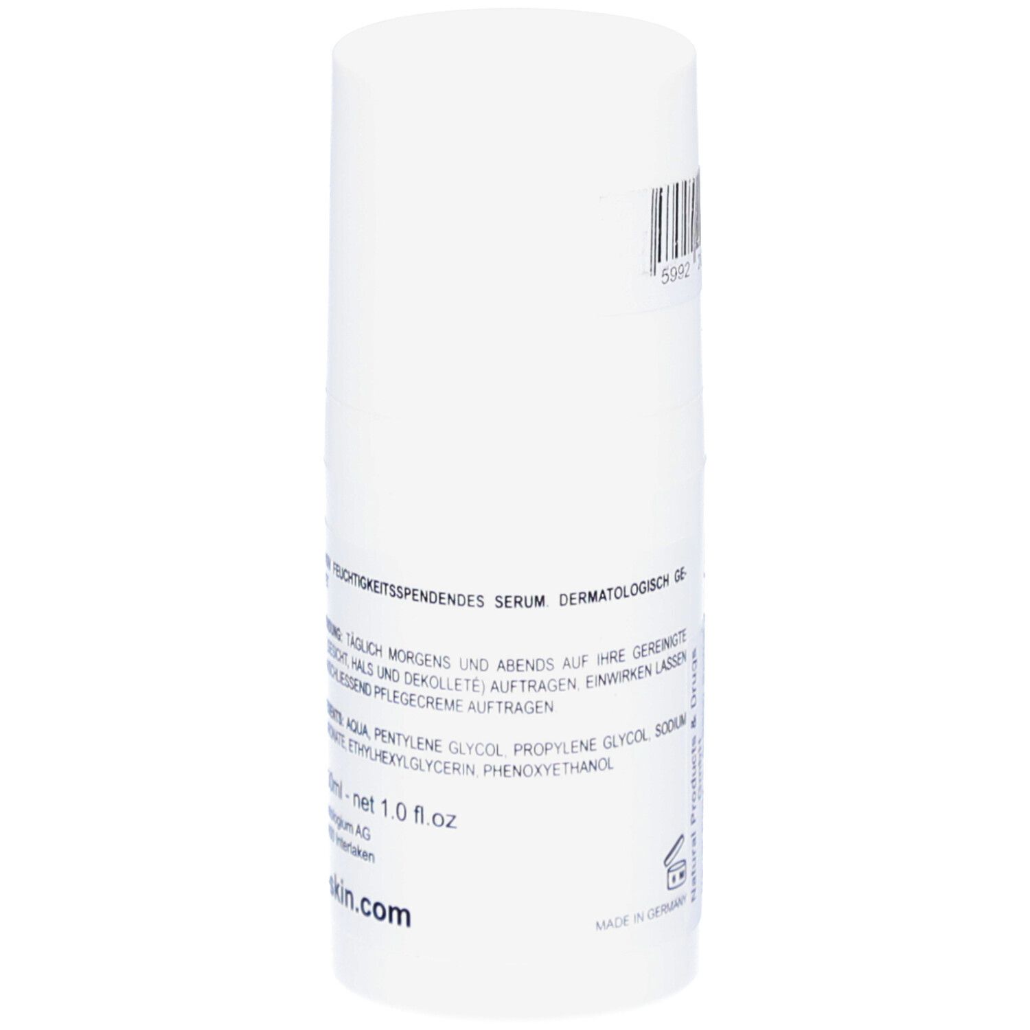 Weißer Zylinder mit Text. Aufschrift: "feuchtigkeitsspendendes Serum". Weitere Texte und Logos auf dem Etikett.