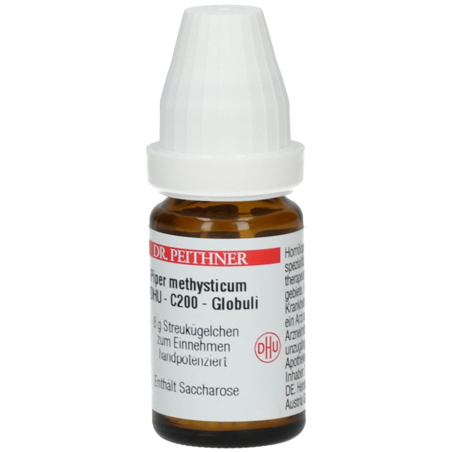 Braune Glasflasche mit weißem Deckel. Etikett mit Produktinformationen: DR. PEITHNER, Piper methysticum C200 DHU Globuli.