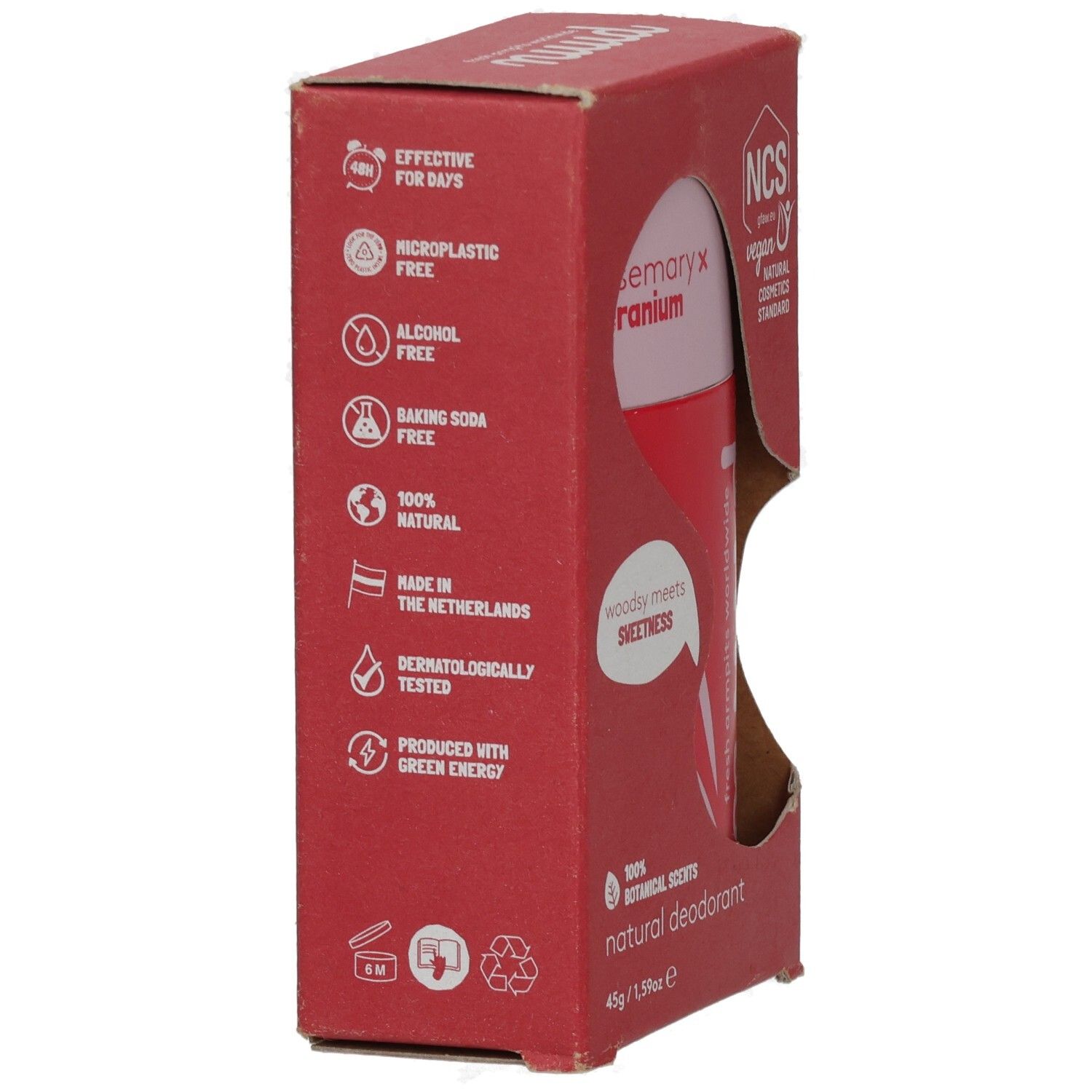 Rote Kartonseite mit Text. Enthält Informationen über das Produkt, wie "mikroplastikfrei" und "vegan".