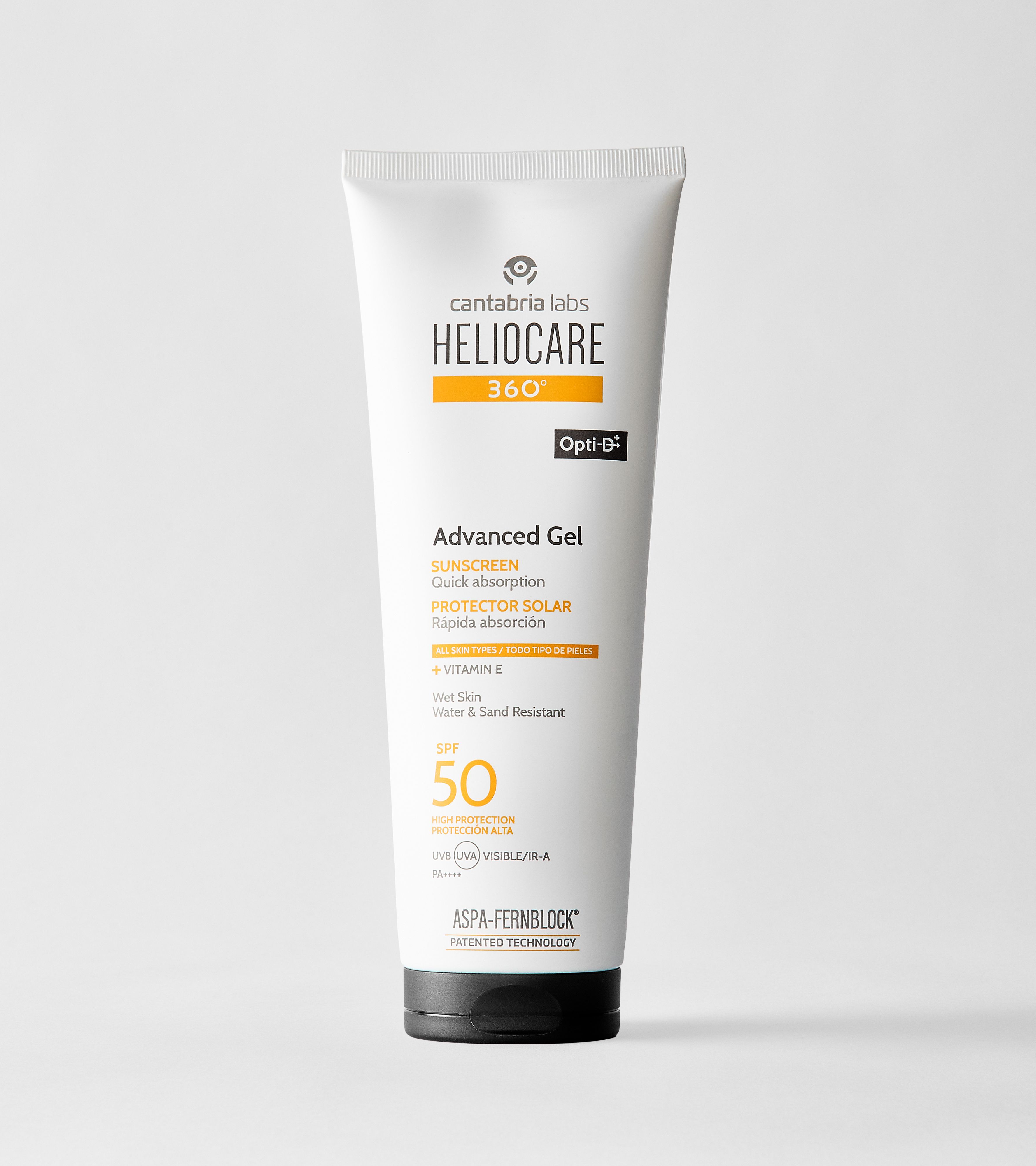 Weiße Tube mit schwarzem Deckel. Aufschrift: Heliocare 360° Advanced Gel SPF 50. Gelb markierte Bereiche mit Text.