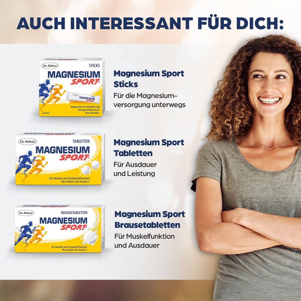Frau lächelt. Drei Produktvarianten: Magnesium Sport Sticks, Tabletten, Brausetabletten. Text: Magnesium für unterwegs.