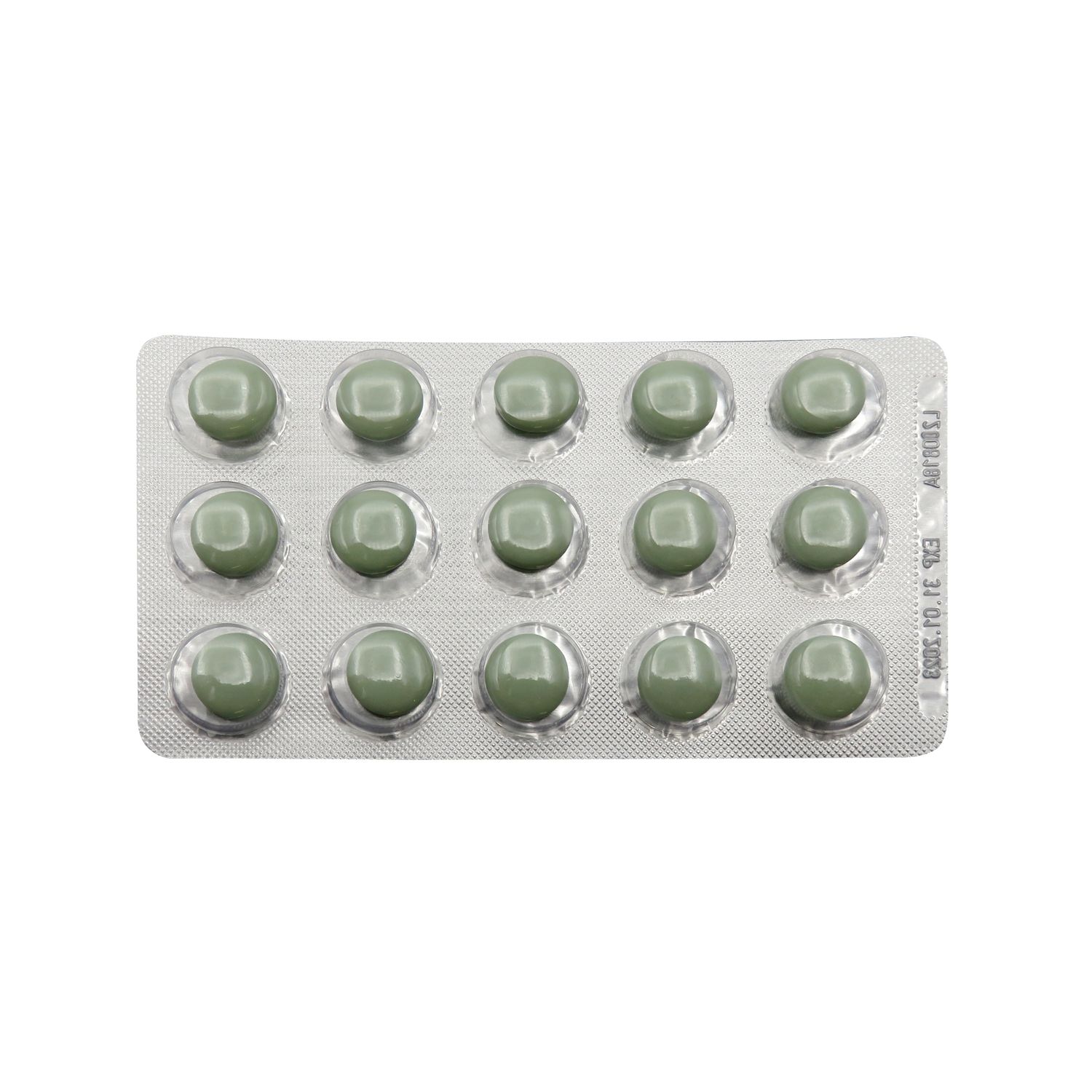 Blisterpackung mit 15 grünen Tabletten. Tabletten in Blisterpackung. Datumsangabe auf der Verpackung.