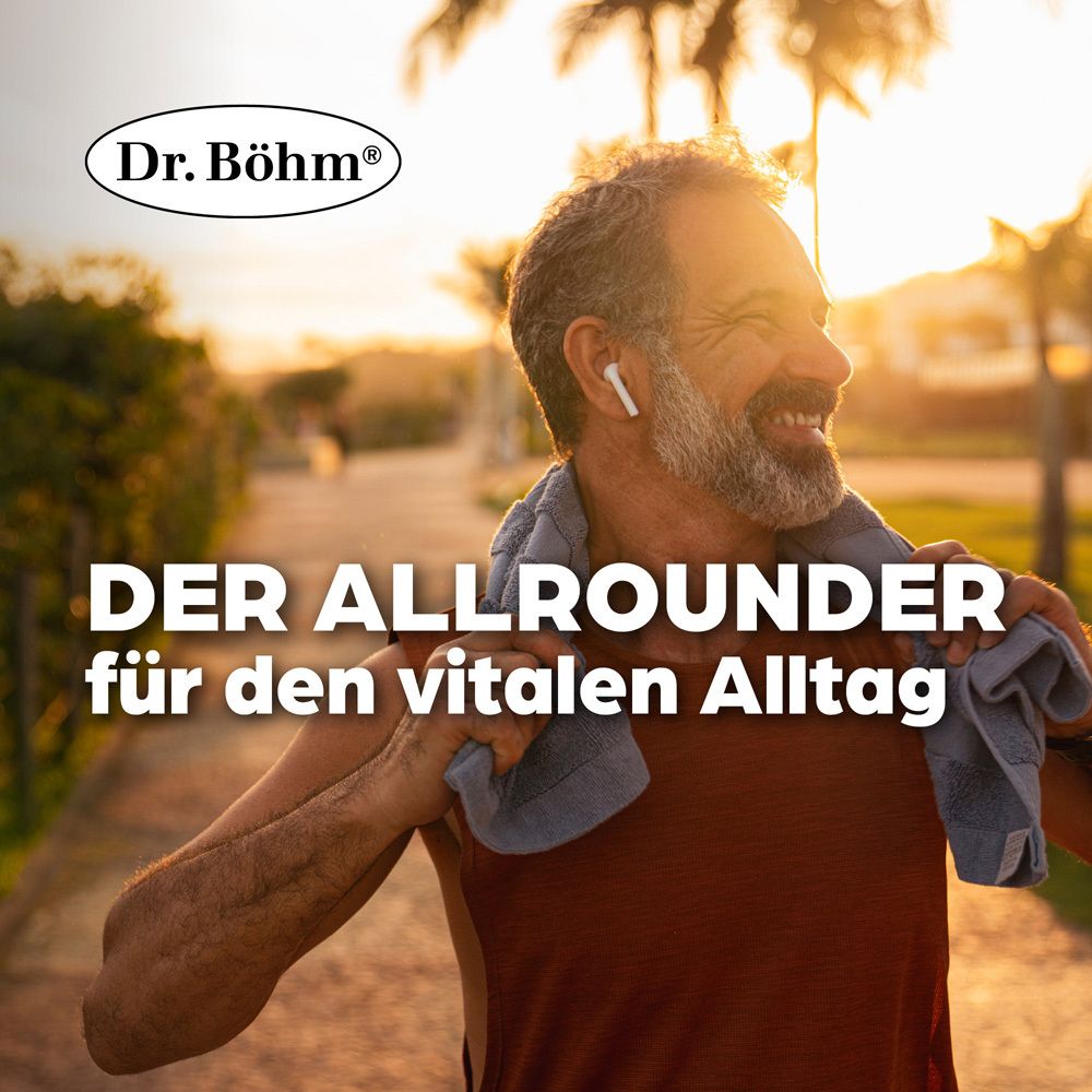 Mann im Freien, lächelnd. Text: DER ALLROUNDER für den vitalen Alltag. Logo Dr. Böhm® im oberen Bereich.
