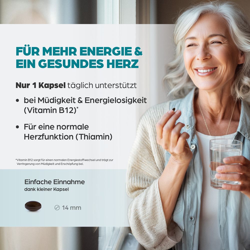 Frau hält Kapsel und Glas Wasser. Text: FÜR MEHR ENERGIE & EIN GESUNDES HERZ. Kapsel: 14 mm.