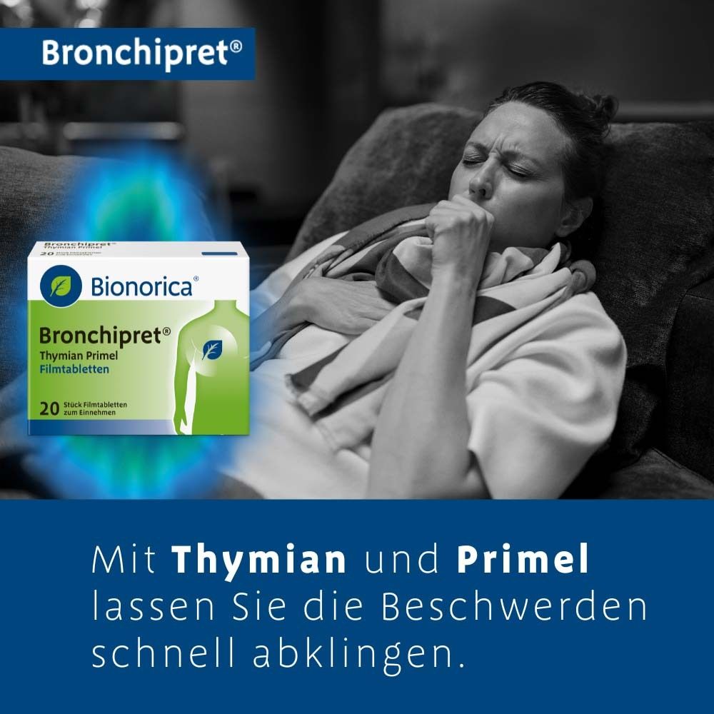 Packung Bronchipret® Filmtabletten neben einer Person, die hustet. Text: Mit Thymian und Primel lassen Sie die Beschwerden schnell abklingen.