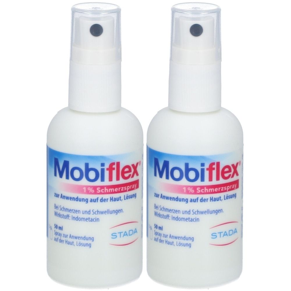 Zwei weiße Sprühflaschen mit blauer und roter Beschriftung. Aufschrift: Mobiflex 1% Schmerzspray. Marke: STADA.
