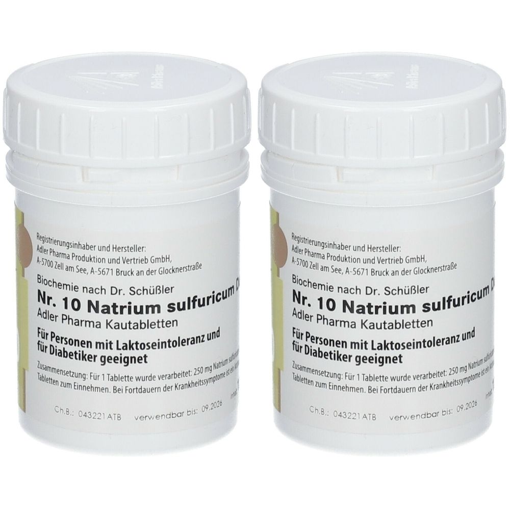 Zwei weiße Dosen mit Aufschrift "Nr. 10 Natrium sulfuricum". Text in deutscher Sprache. Kautabletten für Diabetiker und Personen mit Laktoseintoleranz.