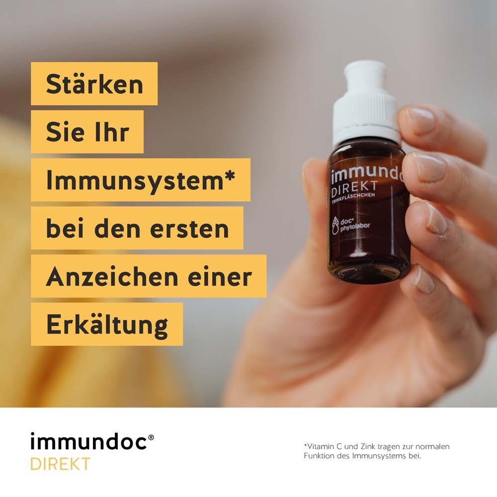 Hand hält Flasche immundoc® DIREKT. Text: Stärken Sie Ihr Immunsystem bei den ersten Anzeichen einer Erkältung. Logo immundoc® DIREKT.