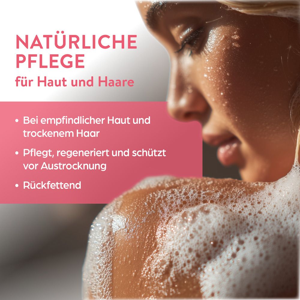 Nahaufnahme einer Frau mit nasser Haut und Schaum.