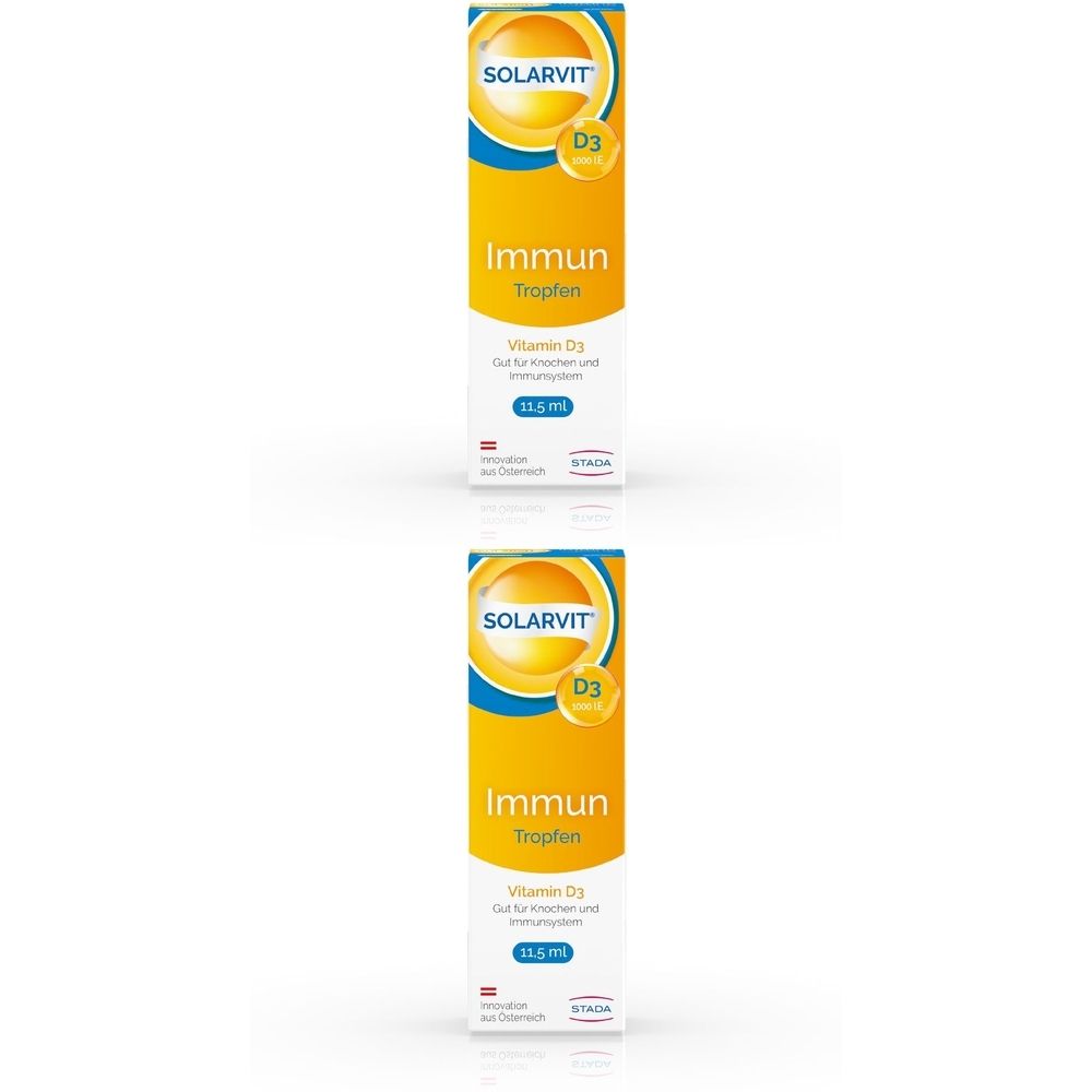 Zwei Flaschen Solarvit Immun Tropfen. Gelbe und blaue Verpackung mit Produktnamen und Vitamin D3-Logo. STADA-Logo unten.
