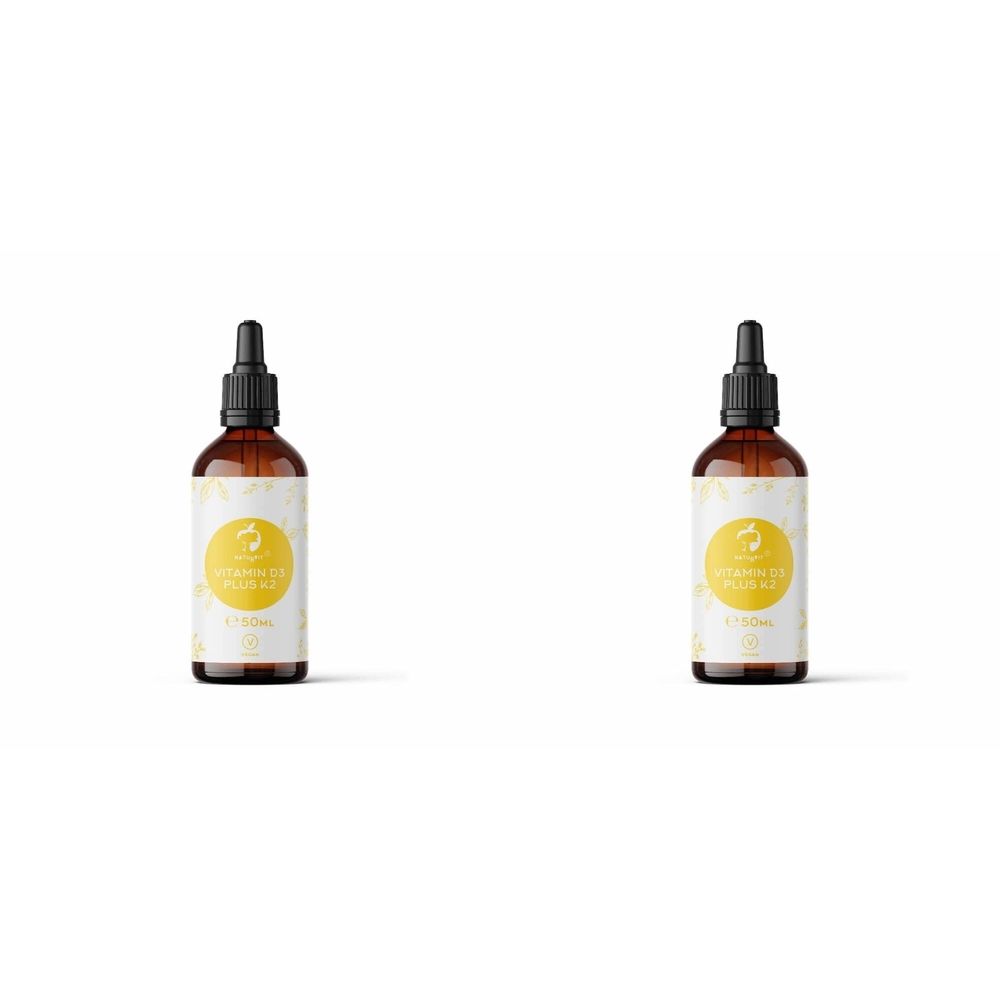 Zwei braune Glasflaschen mit schwarzem Tropfer. Etikett mit gelbem Kreis und Schriftzug. Aufschrift: VITAMIN D3 PLUS K2.