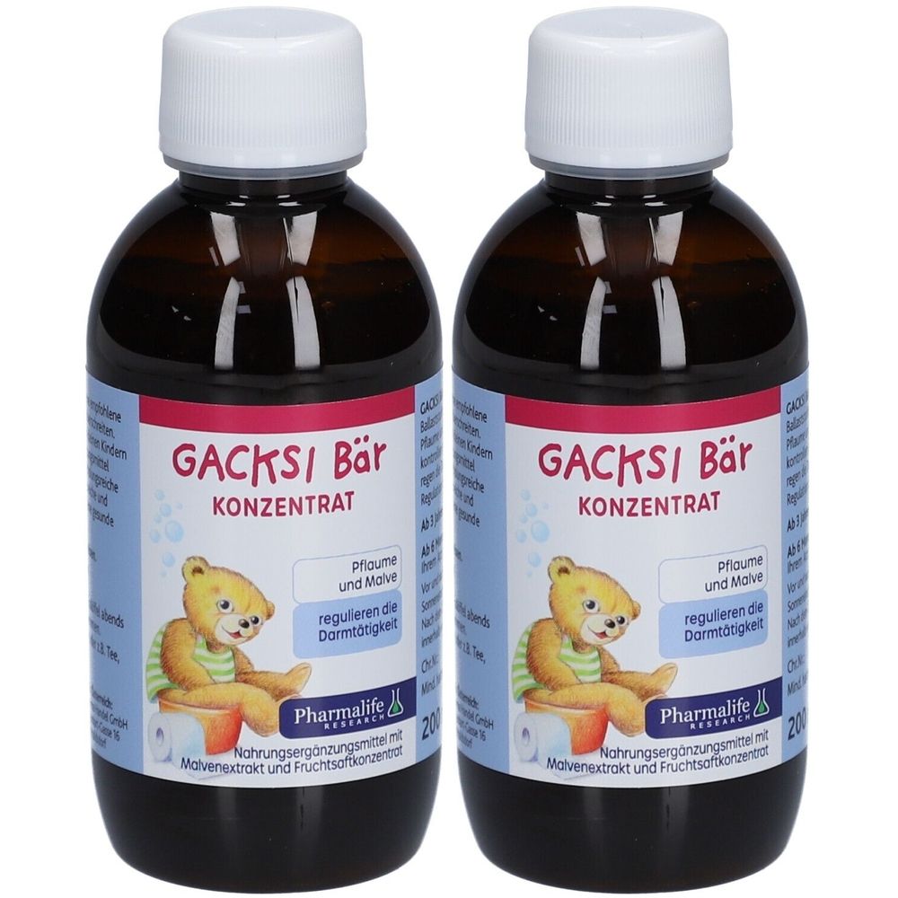 Zwei braune Flaschen mit weißem Deckel. Auf dem Etikett steht "GACKSI Bär Konzentrat" mit einem Teddybären-Motiv. Text in deutscher Sprache.