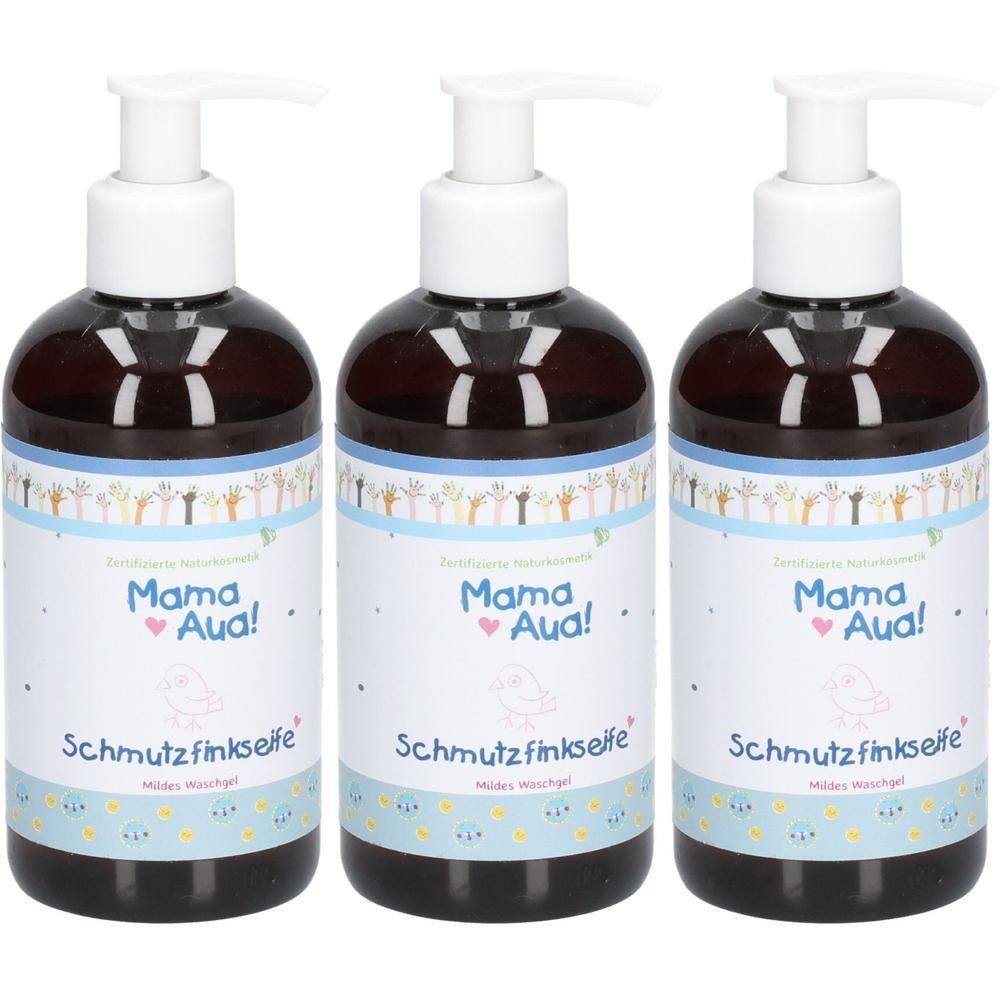 Drei braune Pumpflaschen mit Etiketten, die "Mama Aua! Schmutzfinkseife" zeigen.