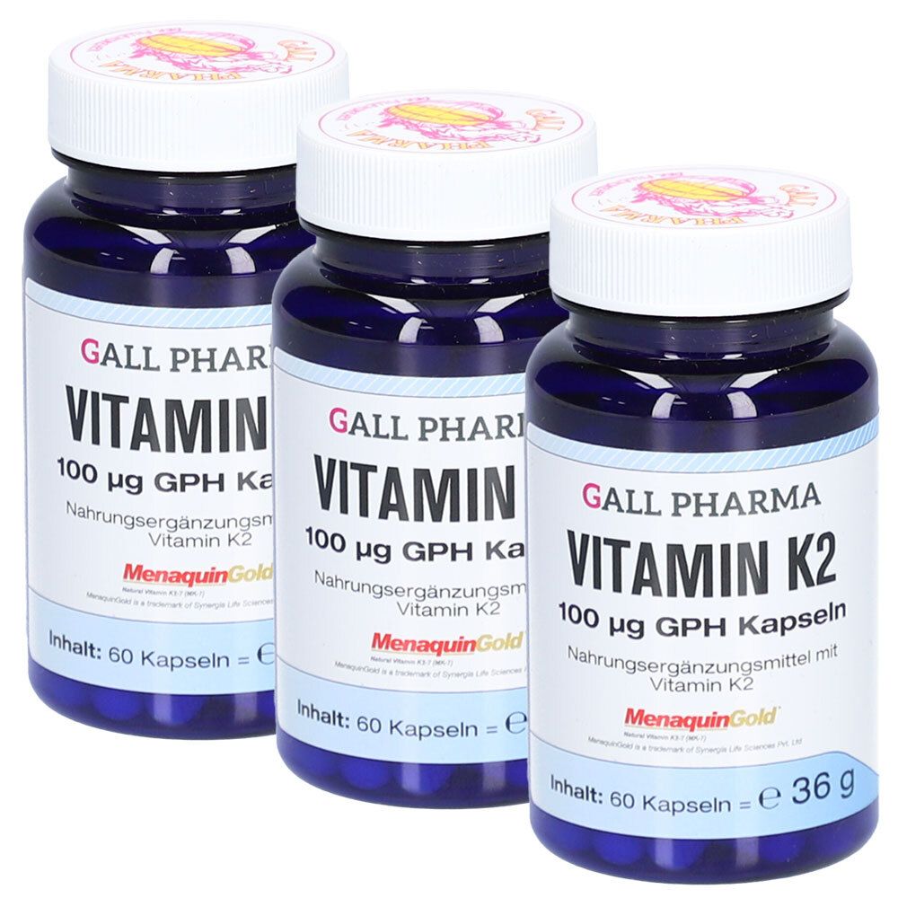 Drei Flaschen Vitamin K2 100 µg GPH von Gall Pharma. Blaue Behälter mit weißen Deckeln.