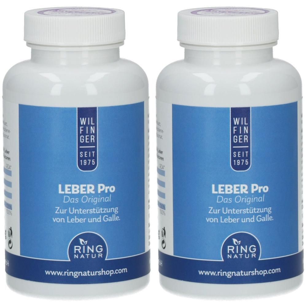 Zwei weiße Flaschen mit blauen Etiketten. Beschriftung: LEBER Pro, RING NATUR.