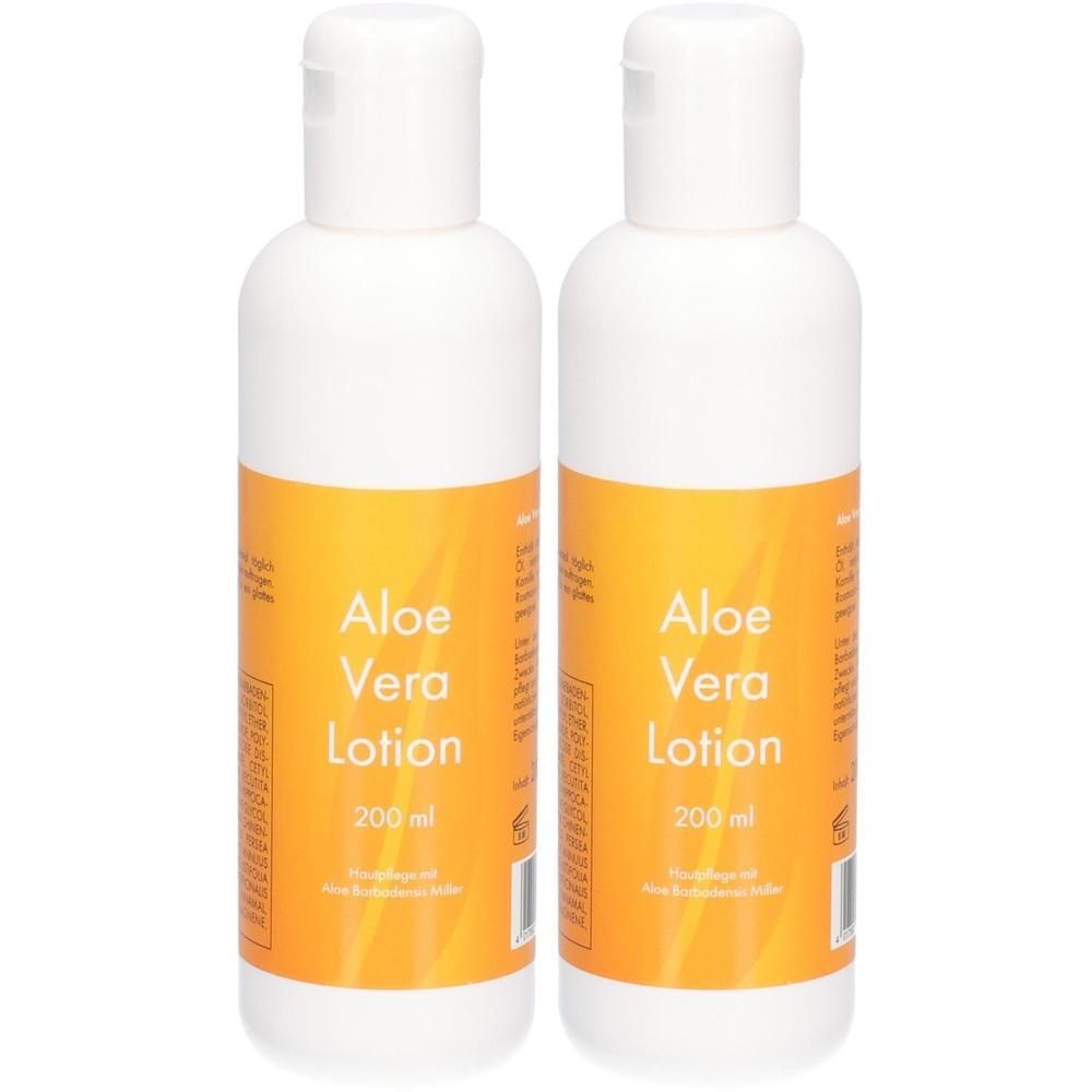 Zwei weiße Flaschen mit Aloe Vera Lotion, jeweils 200 ml.