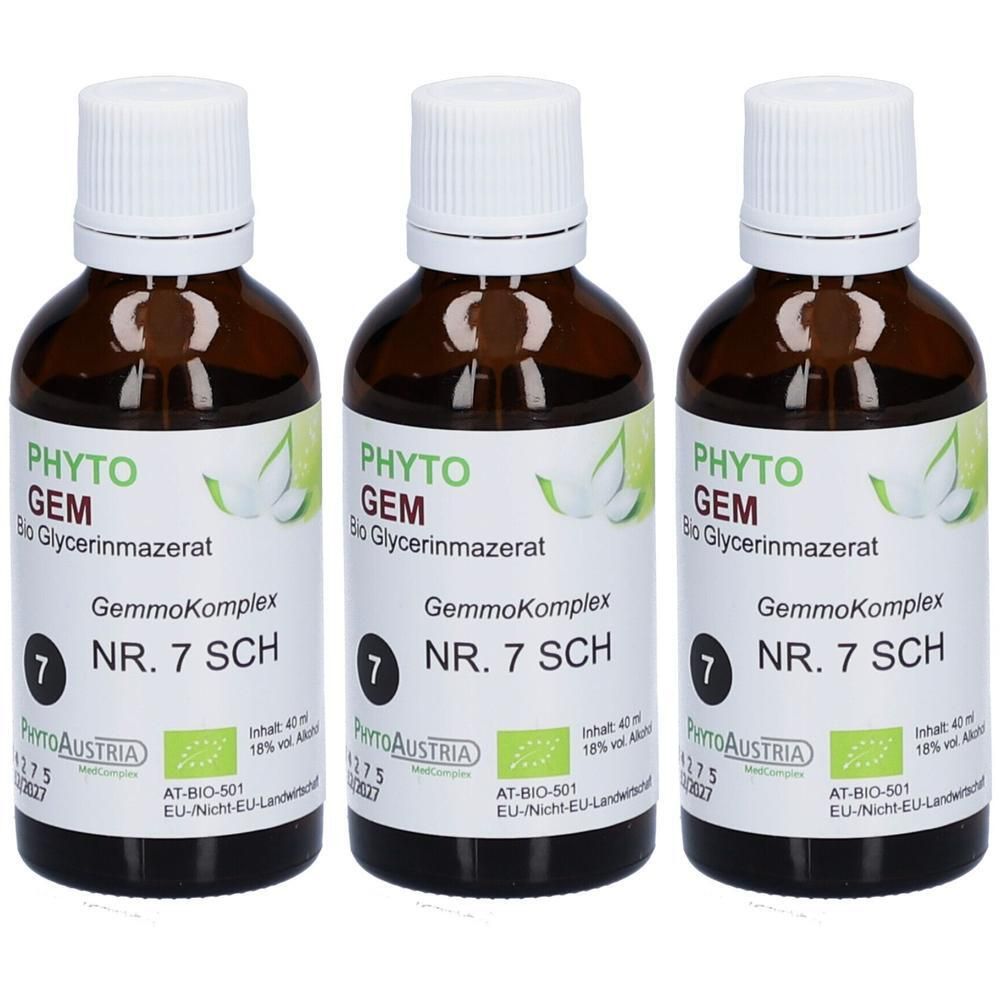 Drei braune Glasflaschen mit weißem Schraubverschluss. Etikett mit 'PHYTO GEM Bio Glycerinmazerat NR. 7 SCH'.